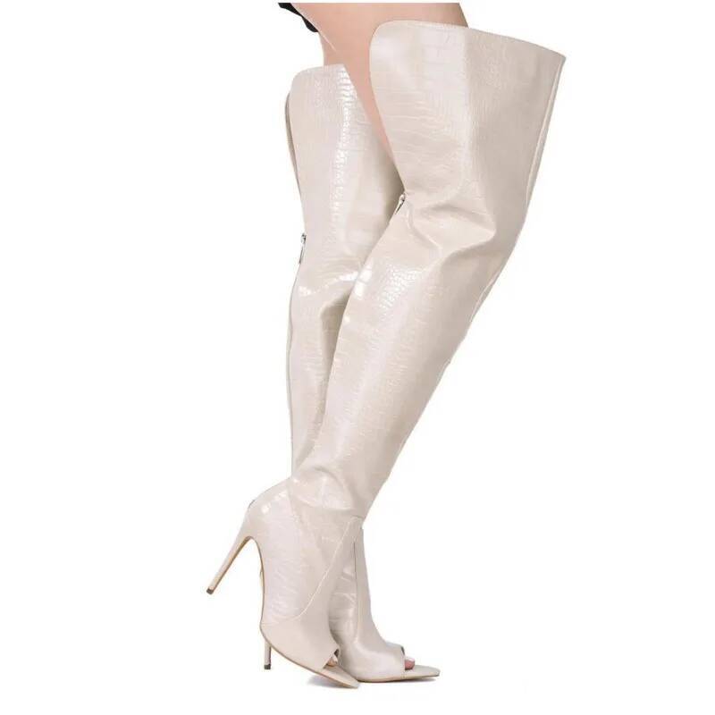 Women'S Fashion Trends Autumn 2025 - Stiletto hoge hakken over de knie